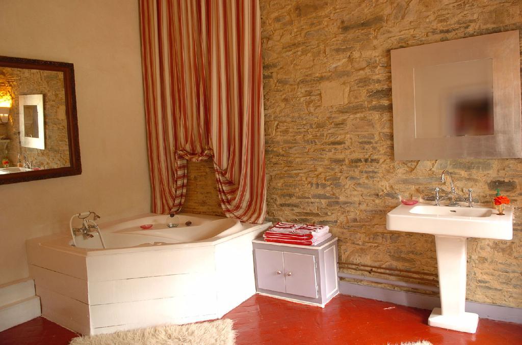 Bed and Breakfast Chateau Du Boschet Bourg-des-Comptes Номер фото